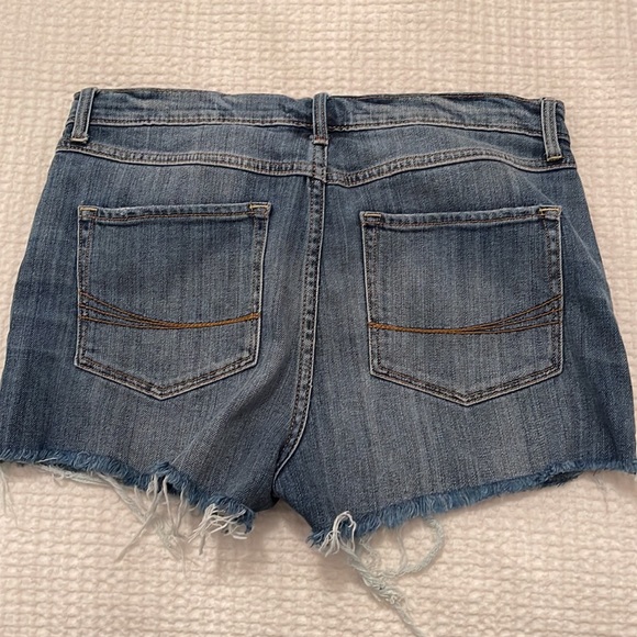 TNA jean shorts, gently used - Picture 3 of 3